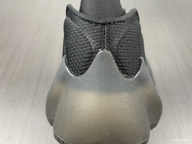 400 ADIDAS YEEZY H68032 0812